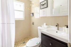 1545 Nw 8th Ter, Miami