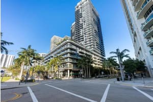 121 Ne 34th St 2205, Miami