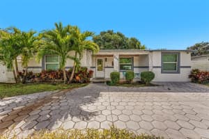 860 Ne 142nd St, North Miami