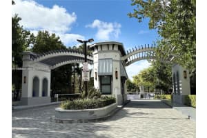 245 Poinciana Dr 505, Sunny Isles Beach