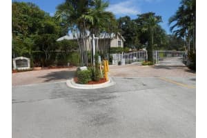 128 Laurel Rd, Hollywood