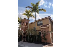 906 Sw 143rd Ave, Pembroke Pines