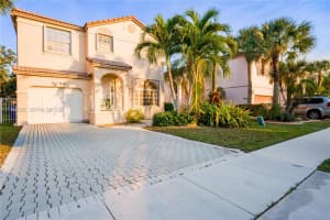 341 Nw 153rd Ln, Pembroke Pines