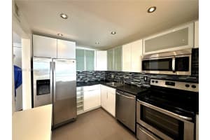 13499 Biscayne Blvd 1012, North Miami