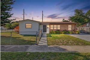 190 Ne 173rd St, Miami