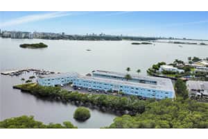 2700 Ne 135th St 12, North Miami