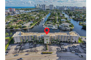 301 Golden Isles Dr 403, Hallandale Beach
