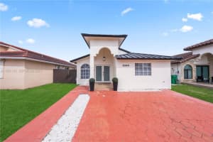8865 Nw 110th St, Hialeah Gardens