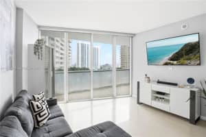 495 Brickell Ave 1608, Miami