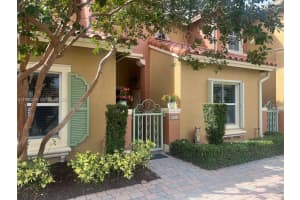 824 Sw 143rd Ter 203, Pembroke Pines