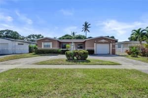 4966 Nw 39th St, Lauderdale Lakes