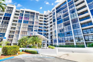 600 Parkview Dr 621, Hallandale Beach
