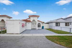 8859 Nw 110th Ln, Hialeah Gardens