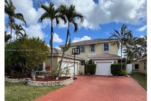1561 Sw 187th Ave, Pembroke Pines