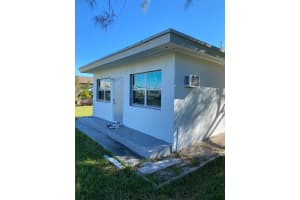 4023 Sw 19th St A, West Park