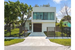2606 Sw 19th St, Miami