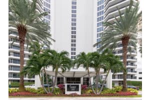 19101 Ne 36th Ct 112, Aventura