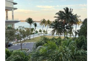 150 Se 25th Rd 4e, Miami