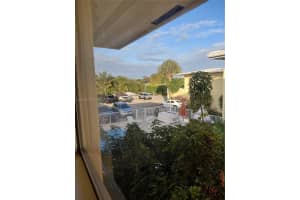 731 Hummingbird Way 10, North Palm Beach