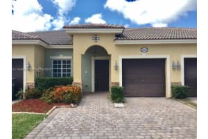 3323 Ne 11th Dr -, Homestead