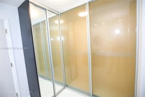 600 Ne 36th St T17, Miami