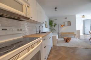 1255 W Collins Ave 604, Miami Beach