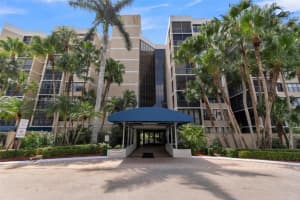 16300 Golf Club Rd 401, Weston