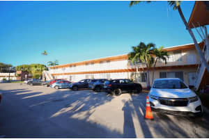 13 S Royal Poinciana Blvd 24, Miami Springs