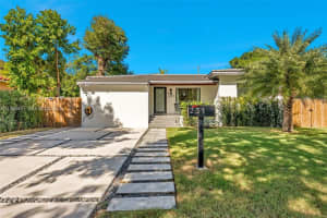 231 Ne 45th St 231, Miami