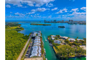 2000 Ne 135th St 708, North Miami