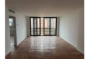 90 Edgewater Dr 1016, Coral Gables