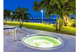 880 Ne 69th St 4l, Miami