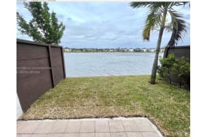 9117 Nw 159th St, Miami Lakes
