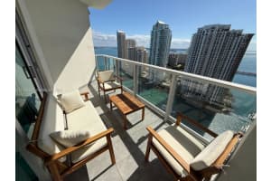 300 S Biscayne Blvd T-2806, Miami