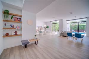 8660 Arboretum Ln, Miami