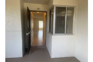 3186 Via Poinciana 201, Lake Worth