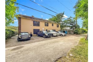 2335 Ne 172 Nd 4, North Miami Beach