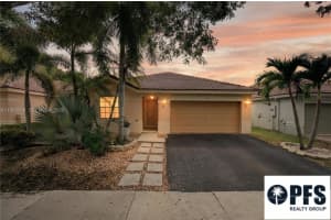 1956 Pisces Ter, Weston