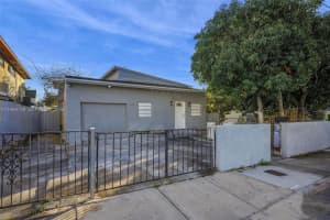 2104 Nw 1st Ter, Miami