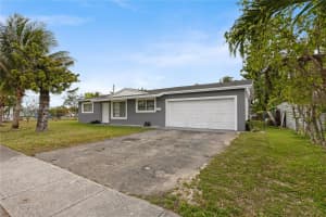 300 Nw 39th St, Deerfield Beach