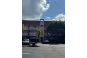 9420 Sunrise Lakes Blvd 105, Sunrise