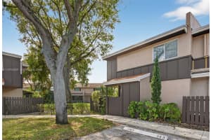 1343 Sussex Dr, North Lauderdale