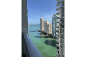300 S Biscayne Blvd T-2602, Miami