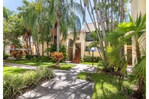 3559 Magellan Cir 323-2, Aventura