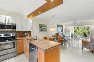 5121 W Oakland Park Blvd 304, Lauderdale Lakes