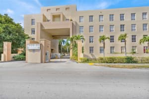 7400 W 20th Ave 402, Hialeah