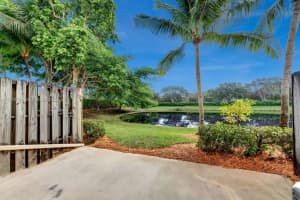 2590 Cordoba Bnd 2590, Weston