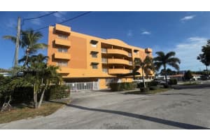 2441 Sw 31st Ave 303, Miami