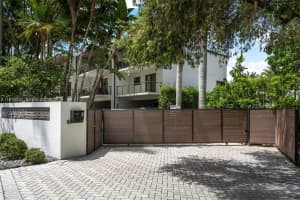 3560 W Fairview St, Miami