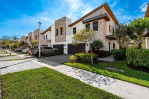 7902 Nw 105th Ct 7902, Doral